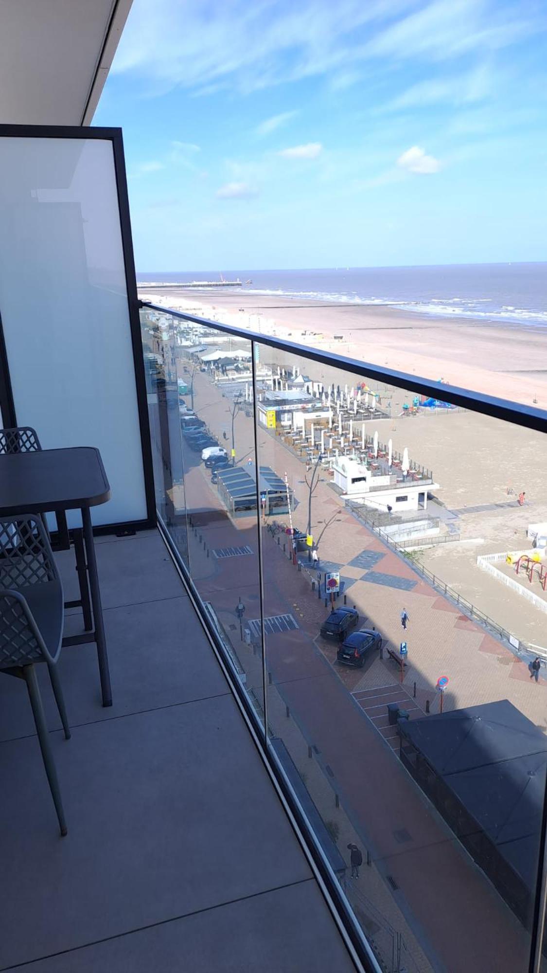 Modern Studio With Beautiful Sea View - 9Th Floor Blankenberge Kültér fotó